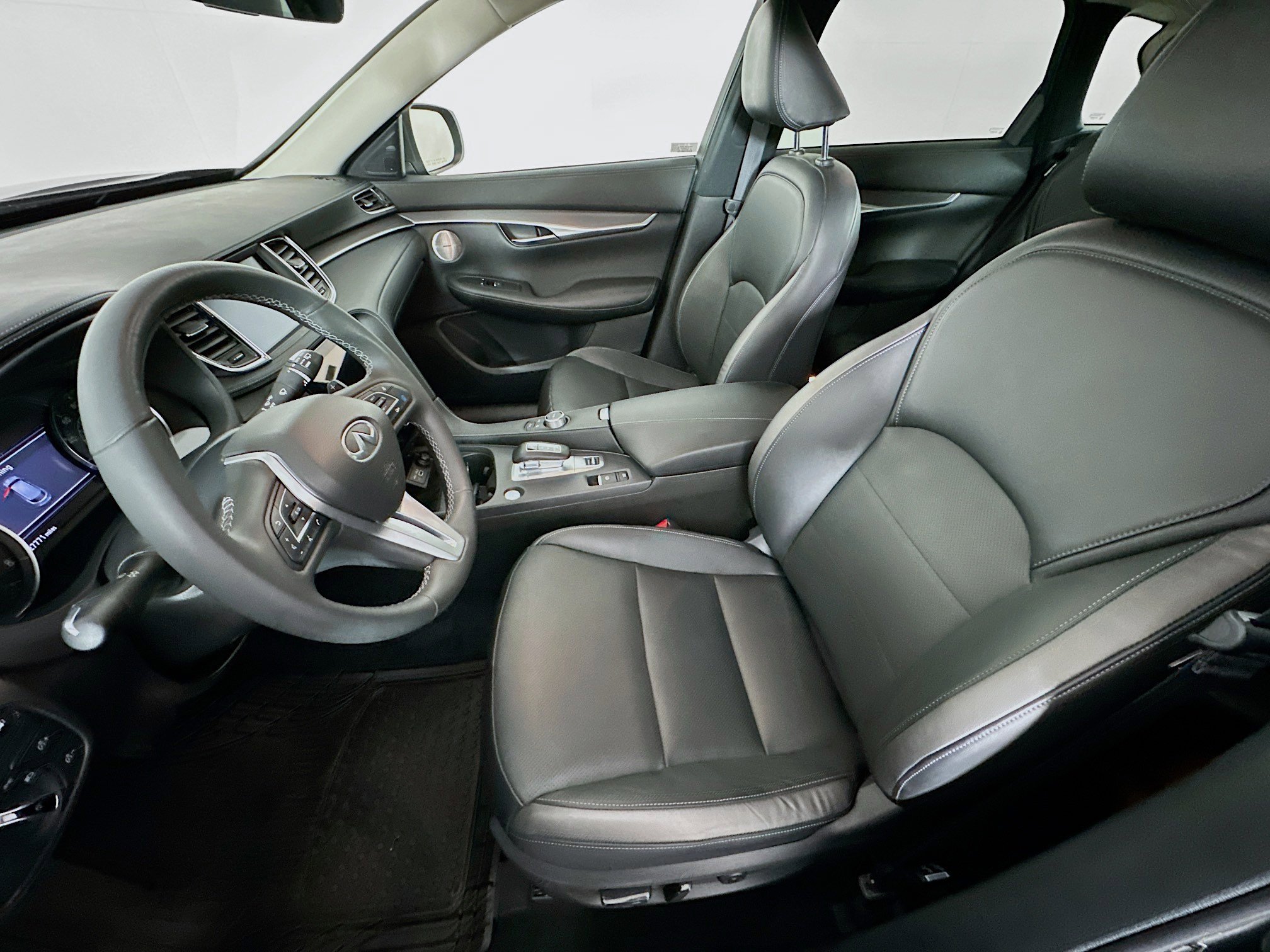 Used 2023 INFINITI QX50 Luxe image 13