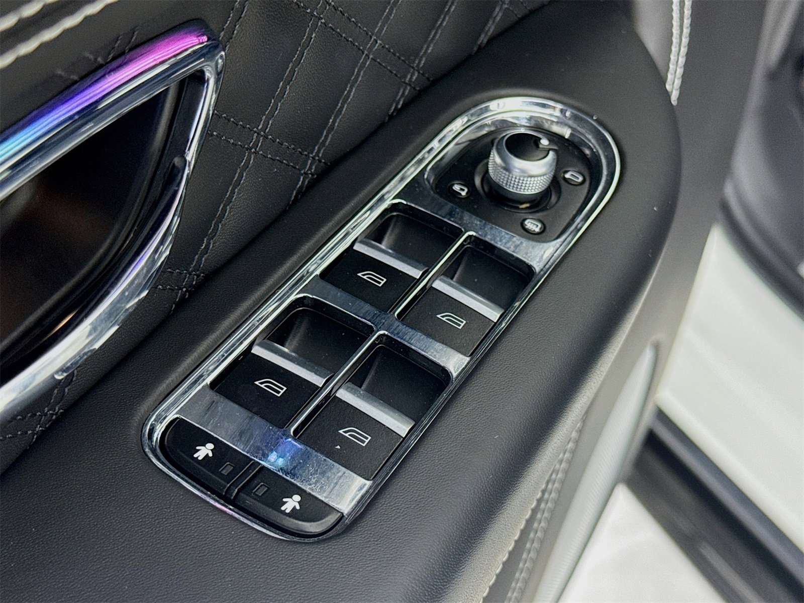 Used 2022 Bentley Bentayga image 18