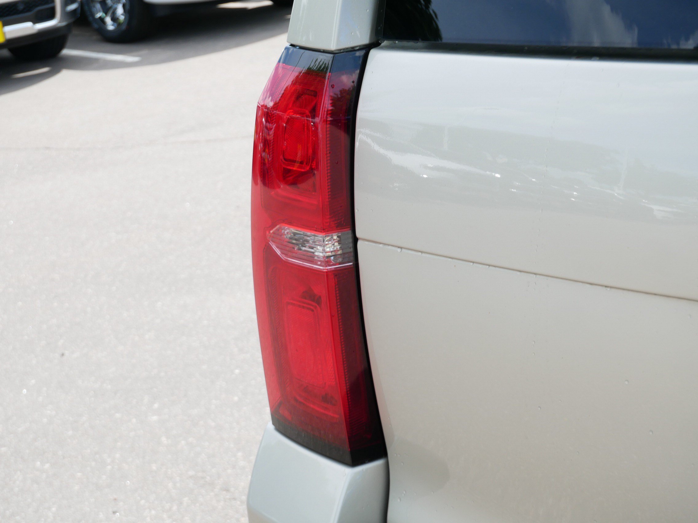 Used 2015 Chevrolet Suburban LT w/ Luxury Package AWD/4WD image 16