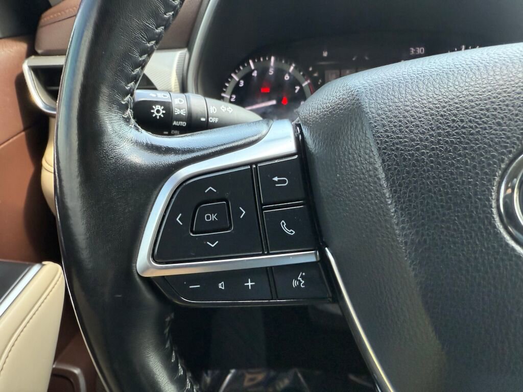 Used 2021 Toyota Highlander Platinum image 15
