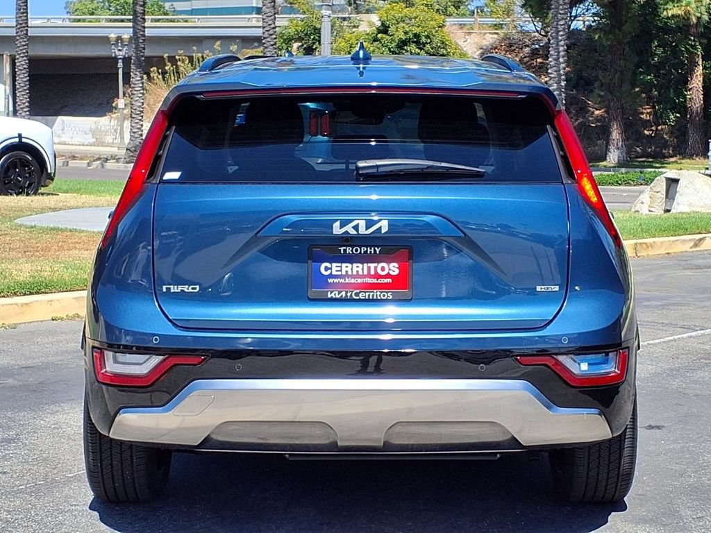 Certified 2025 Kia Niro SX Touring FWD image 4