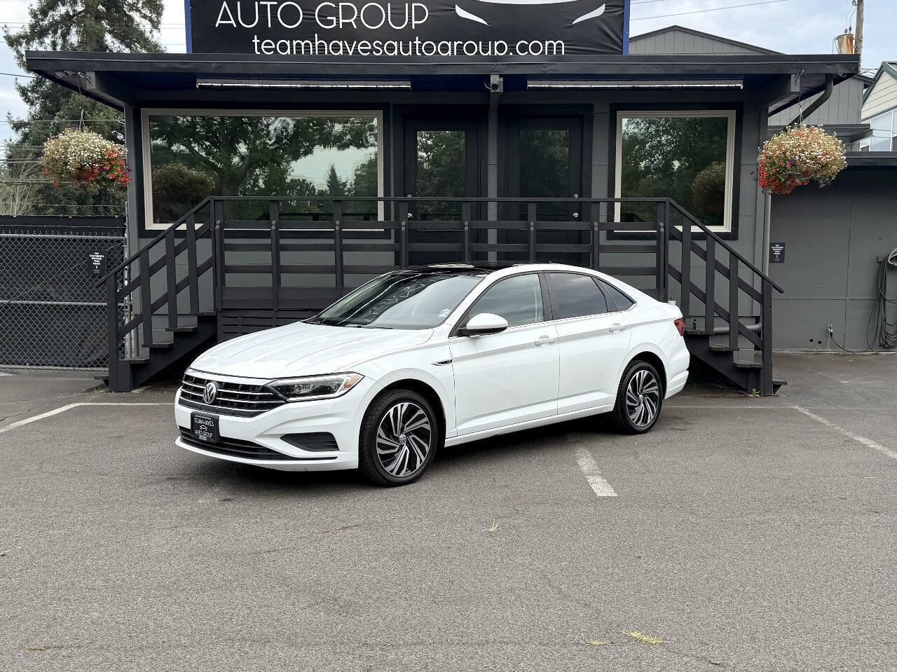 Used 2020 Volkswagen Jetta SEL FWD image 2