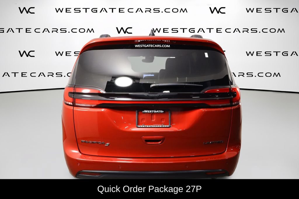 Used 2025 Chrysler Pacifica Limited FWD image 4