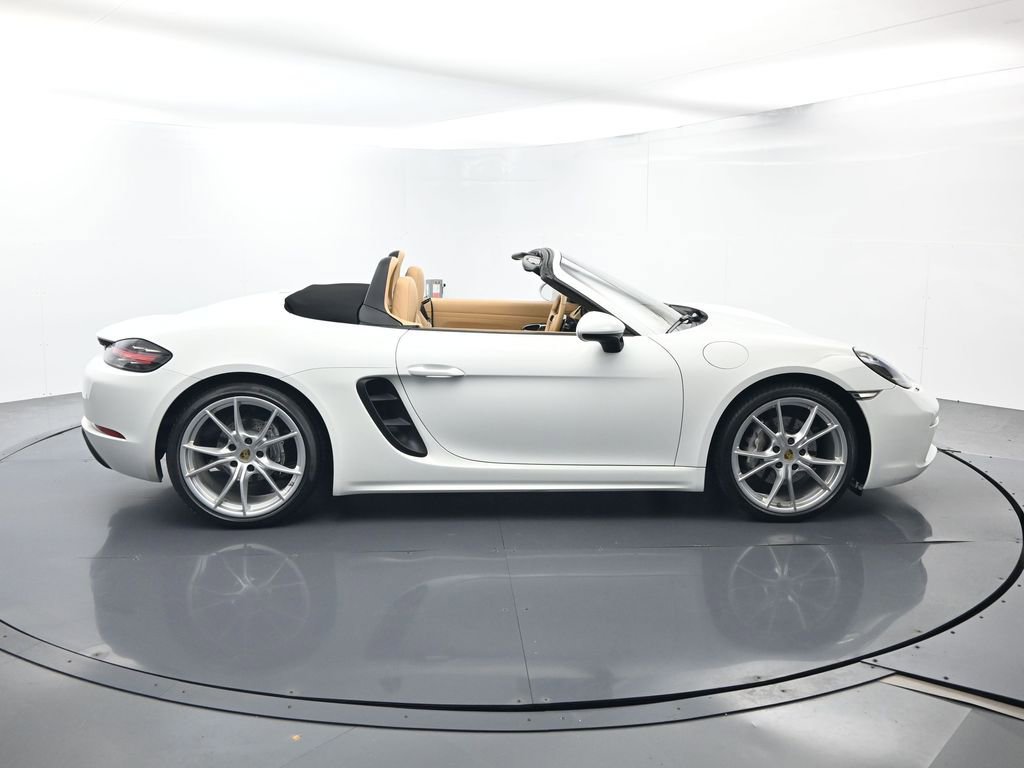 Certified 2017 Porsche 718 Boxster RWD image 16