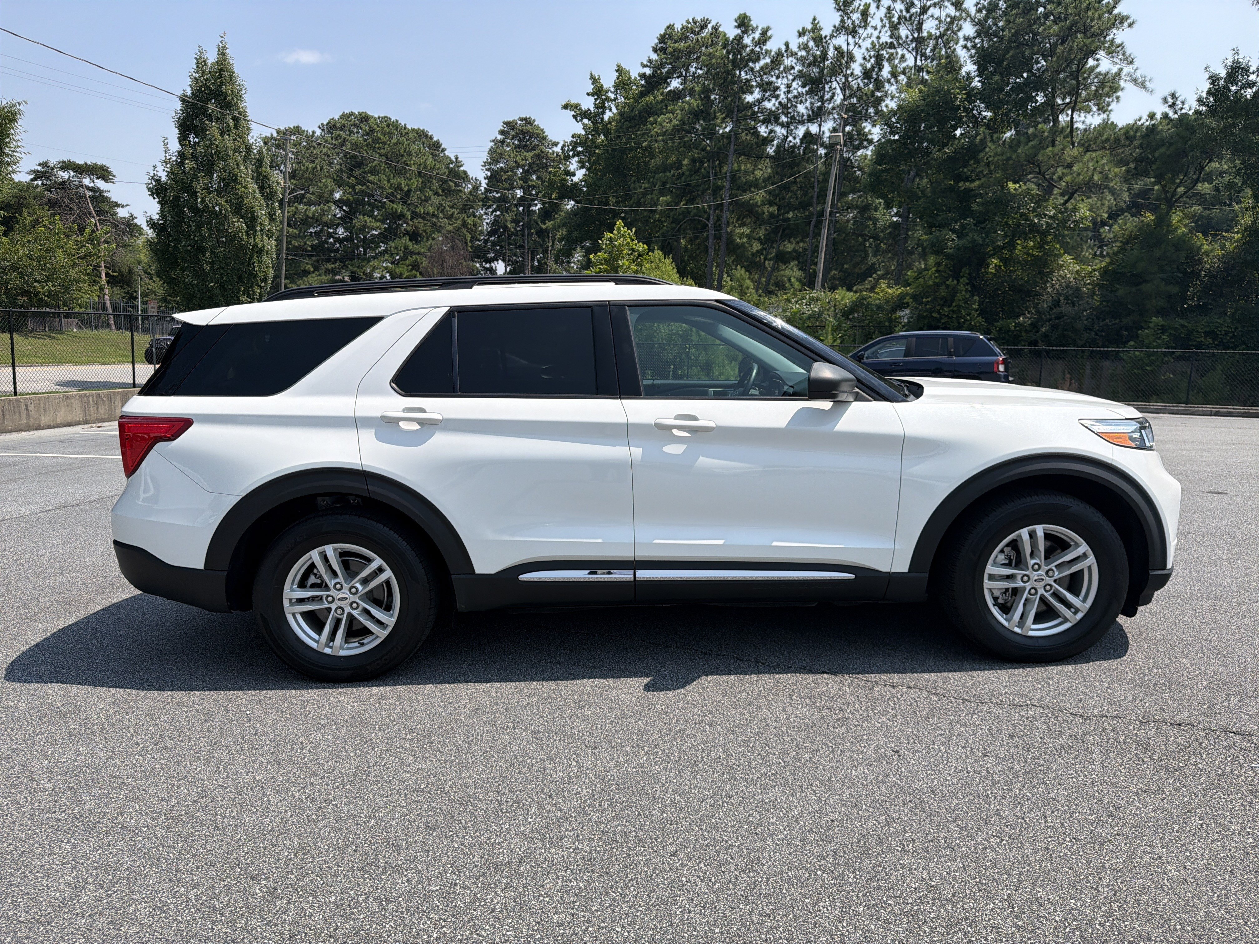 Used 2022 Ford Explorer XLT RWD image 9