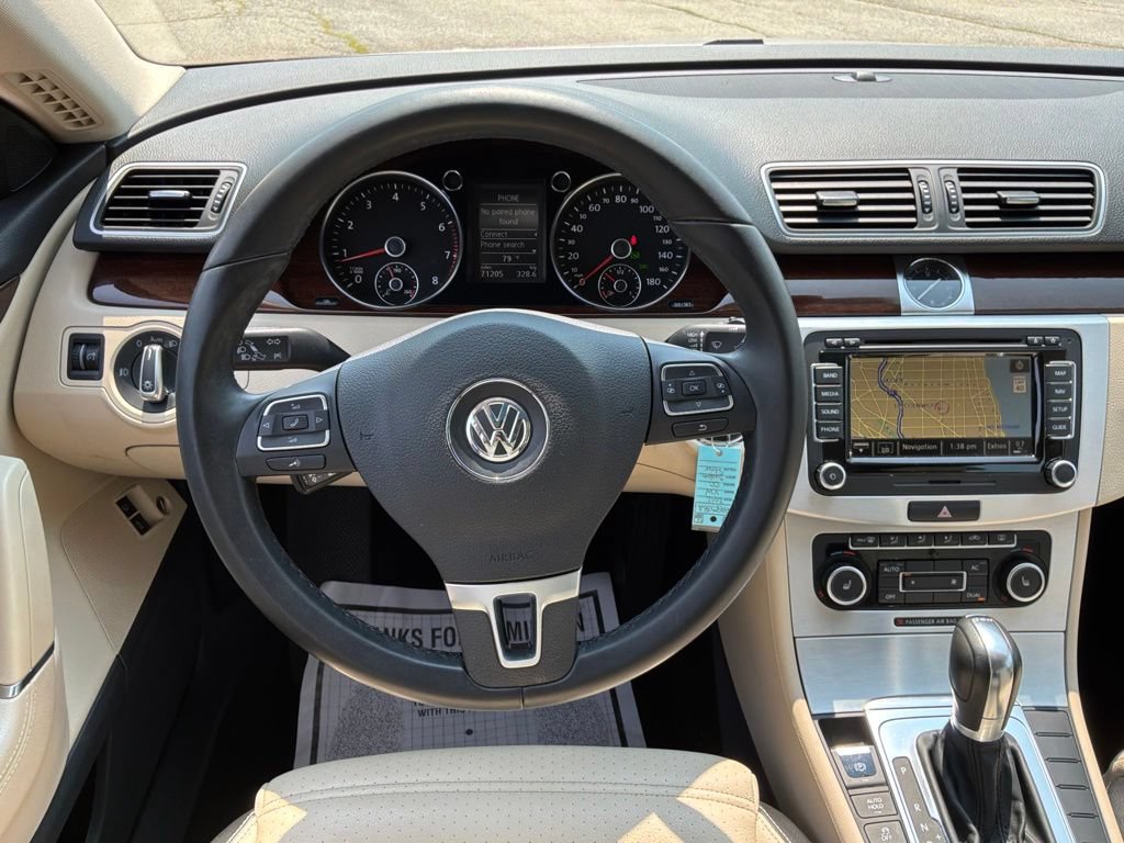 Used 2012 Volkswagen CC Lux FWD image 28