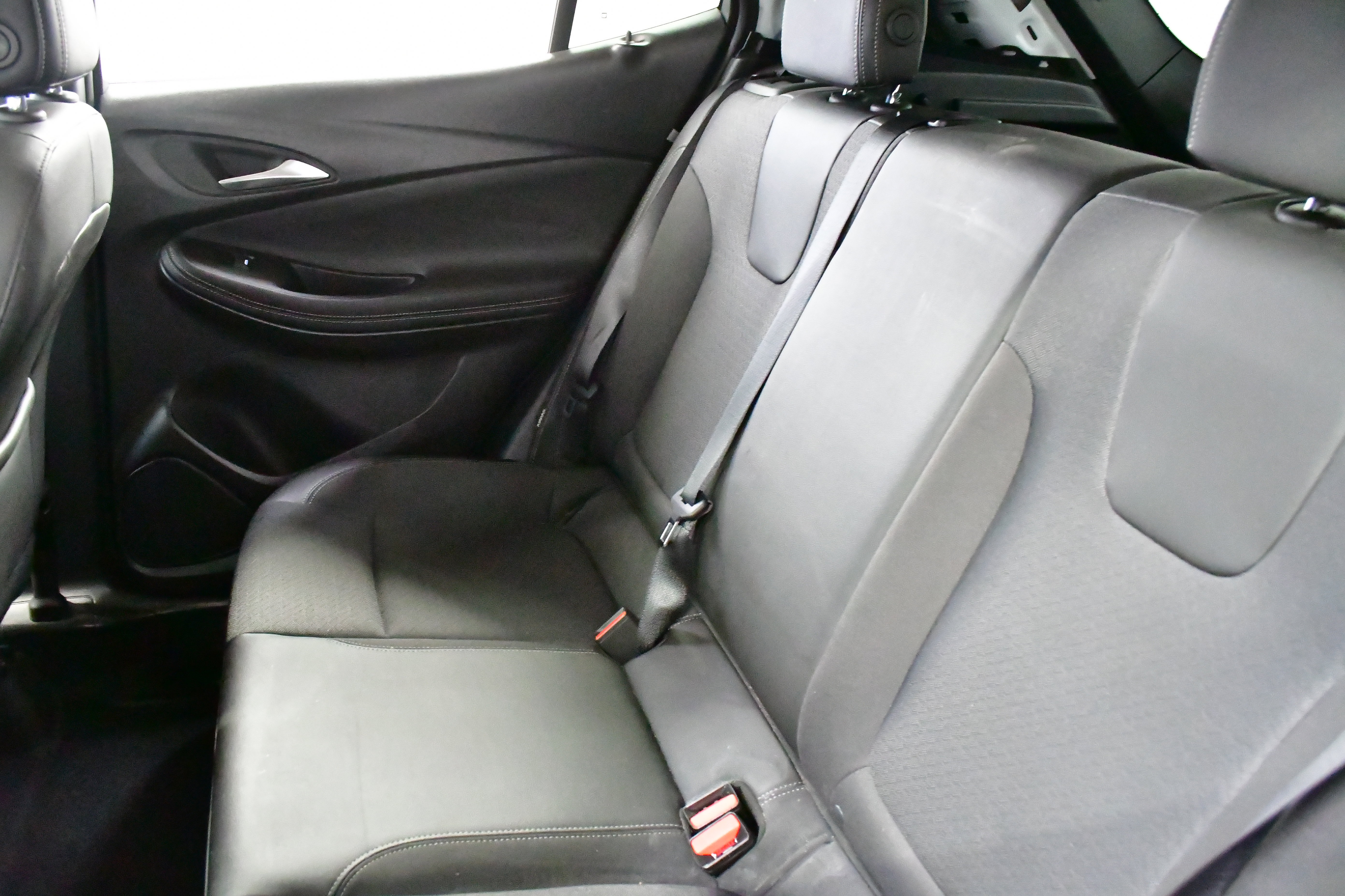 Used 2025 Buick Encore GX Preferred AWD/4WD image 10