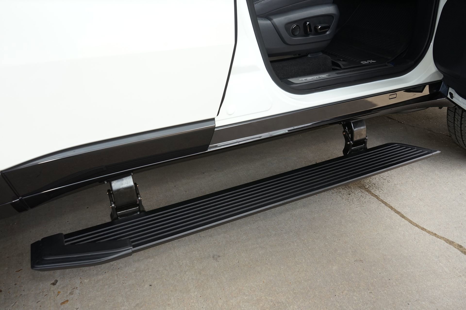 Used 2024 Lexus GX 550 w/ Accessory Package (31) image 31