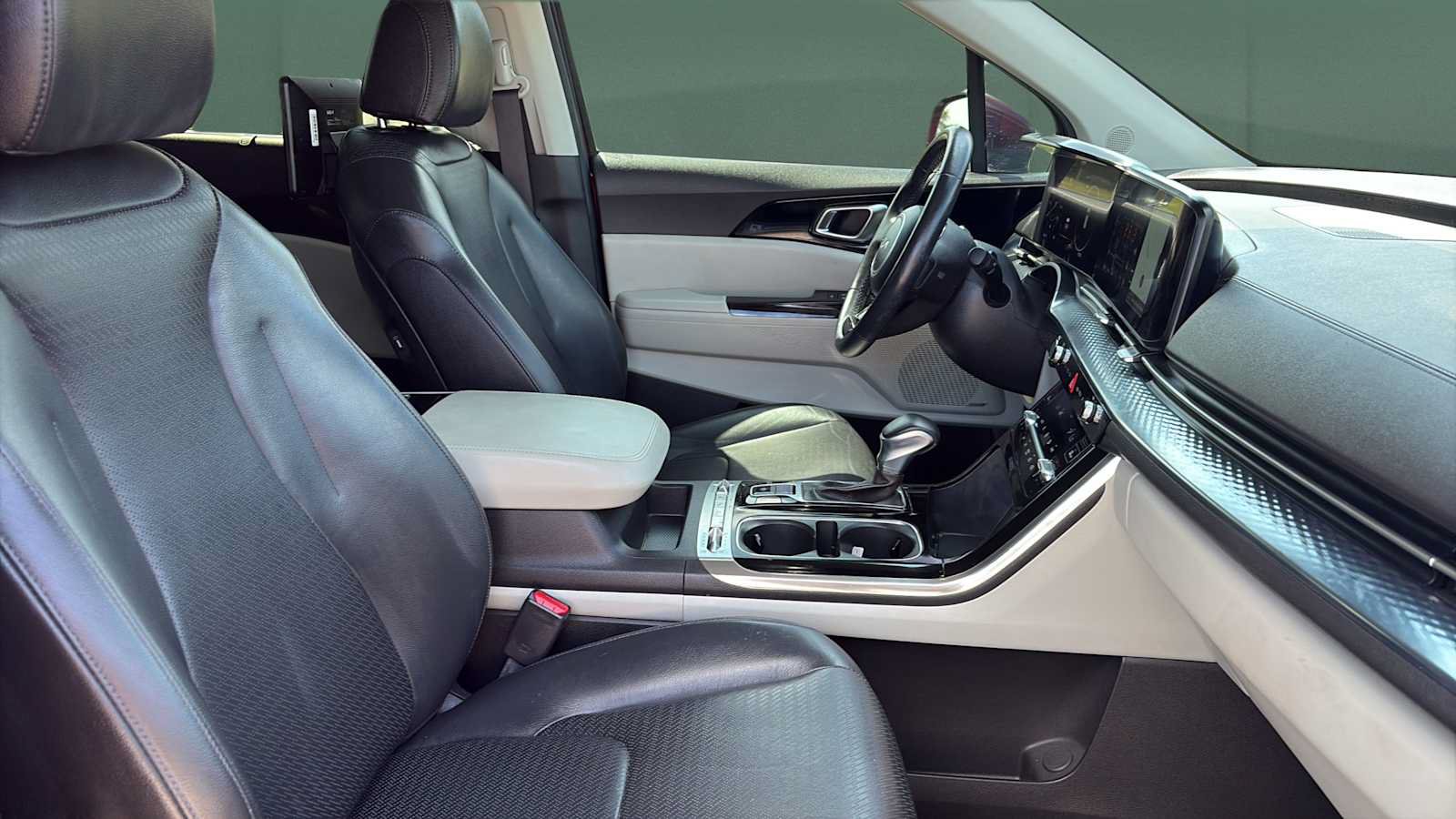 Used 2023 Kia Carnival SX Prestige FWD image 25