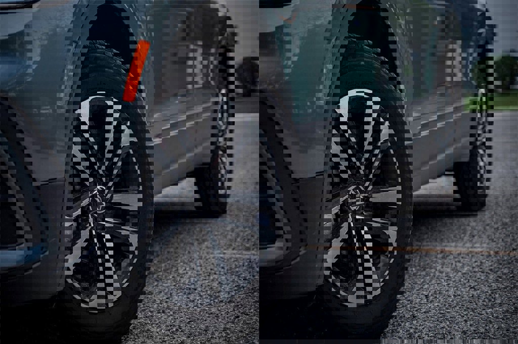 New 2024 Volkswagen Tiguan S image 2