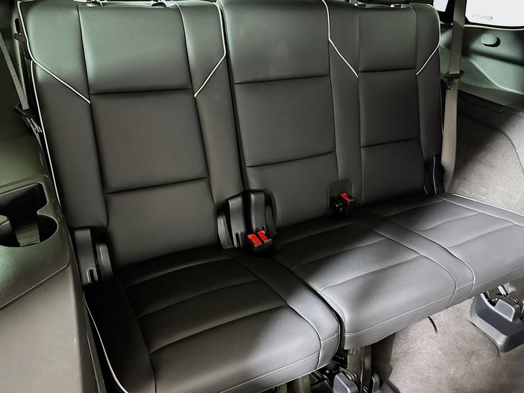 Certified 2025 Cadillac Escalade Premium Luxury AWD/4WD image 28