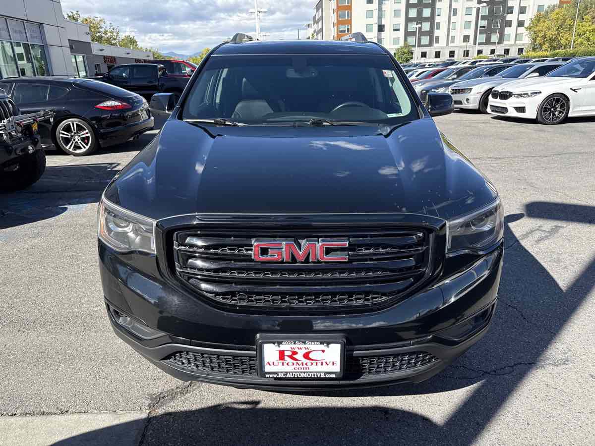 Used 2019 GMC Acadia SLT w/ Black Edition image 3