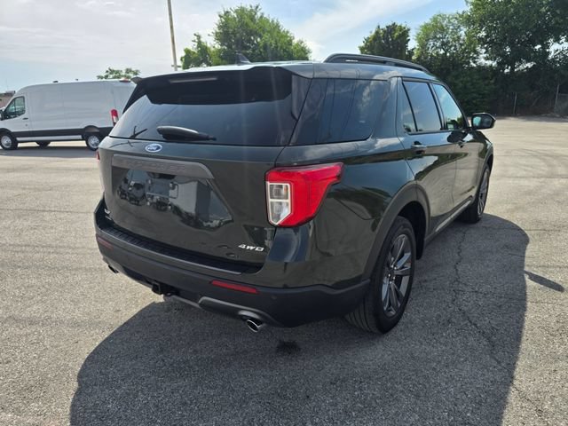 Used 2022 Ford Explorer XLT w/ Equipment Group 202A AWD/4WD image 3
