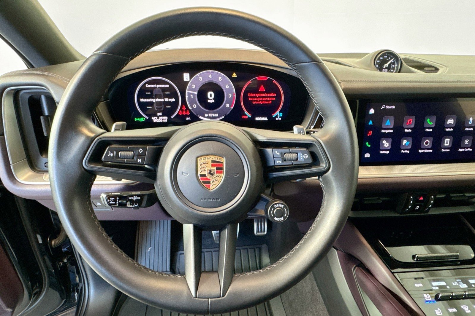 Used 2024 Porsche Cayenne S image 11