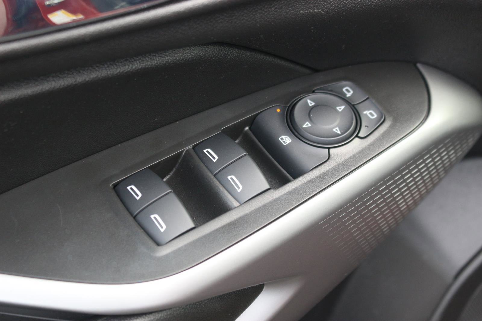 Used 2024 Chevrolet Trax RS w/ Driver Confidence Package image 14