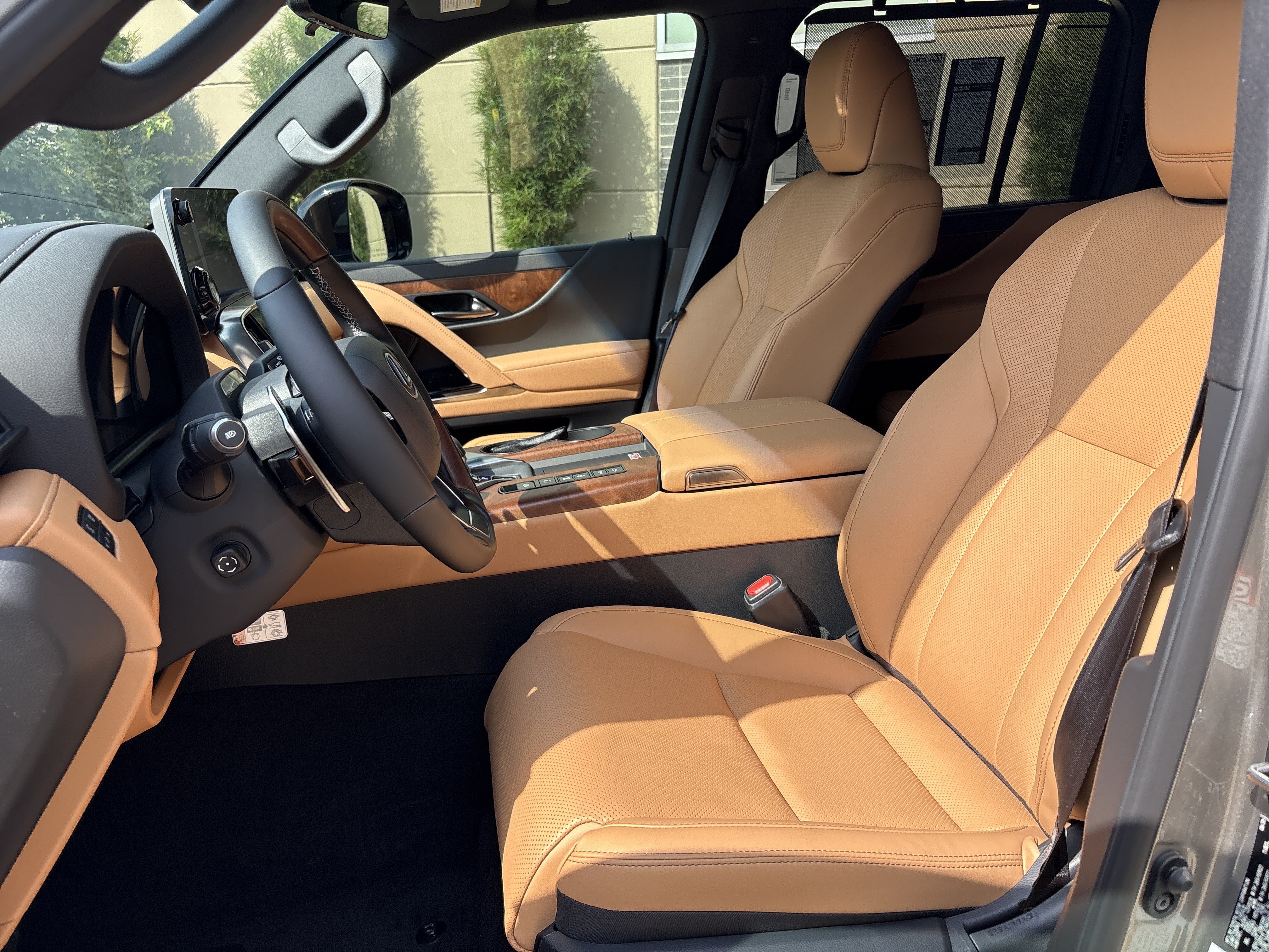 New 2026 Lexus LX 700h Luxury AWD/4WD image 15