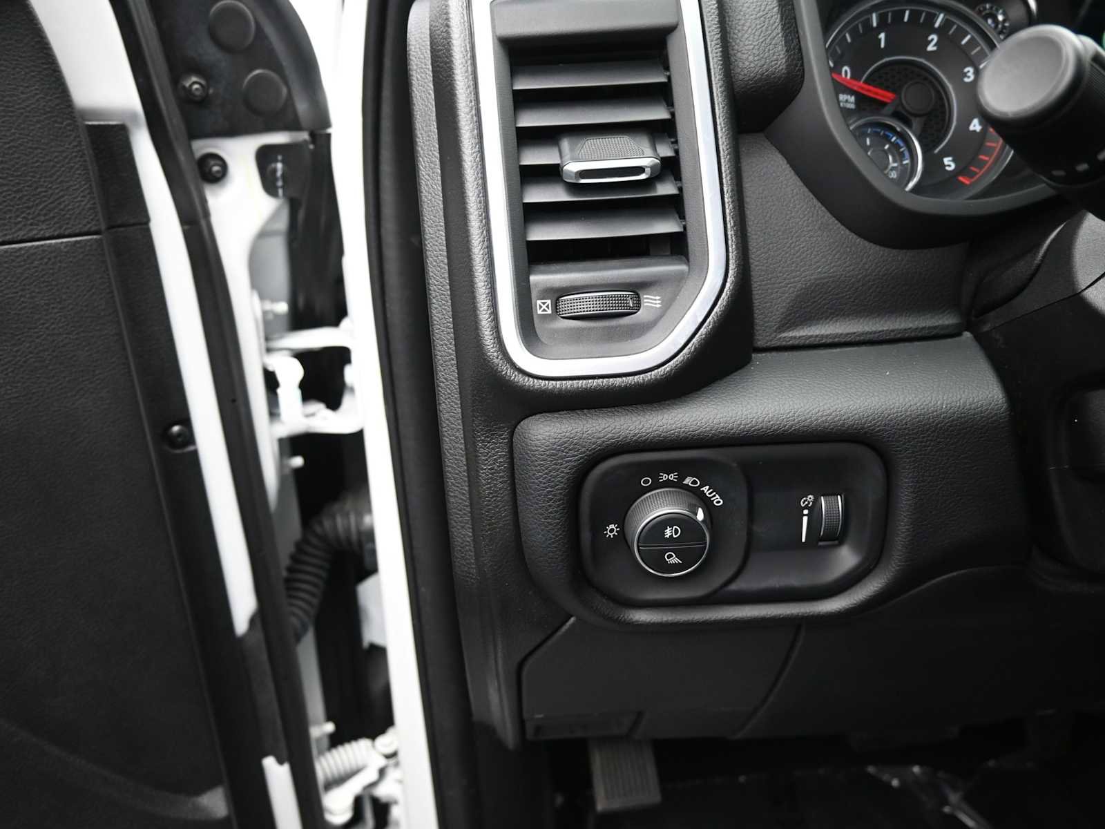 Used 2024 RAM 3500 Big Horn image 13