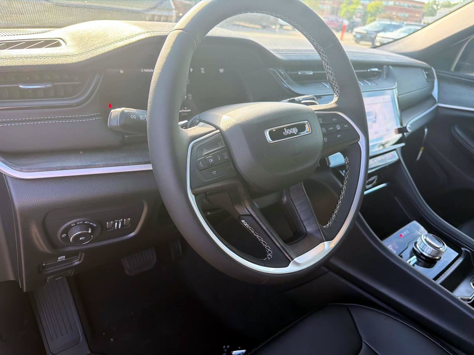New 2026 Jeep Grand Cherokee Limited AWD/4WD image 10