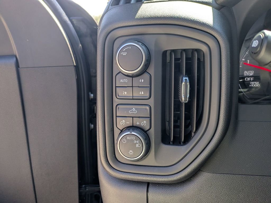 Used 2025 Chevrolet Silverado 1500 Custom Trail Boss w/ Dark Appearance Package image 22