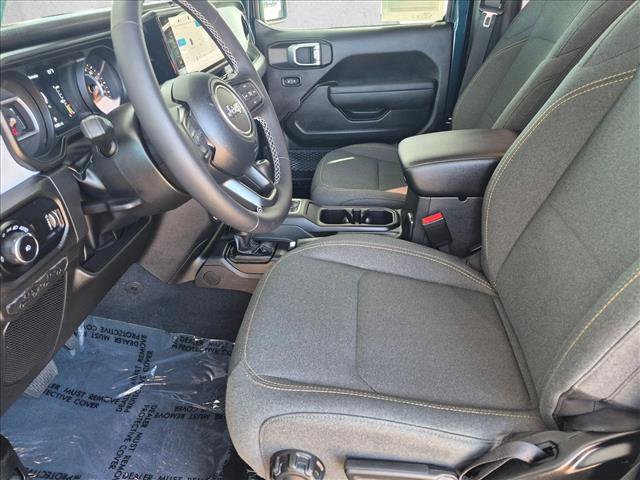 Used 2025 Jeep Wrangler Sport AWD/4WD image 11