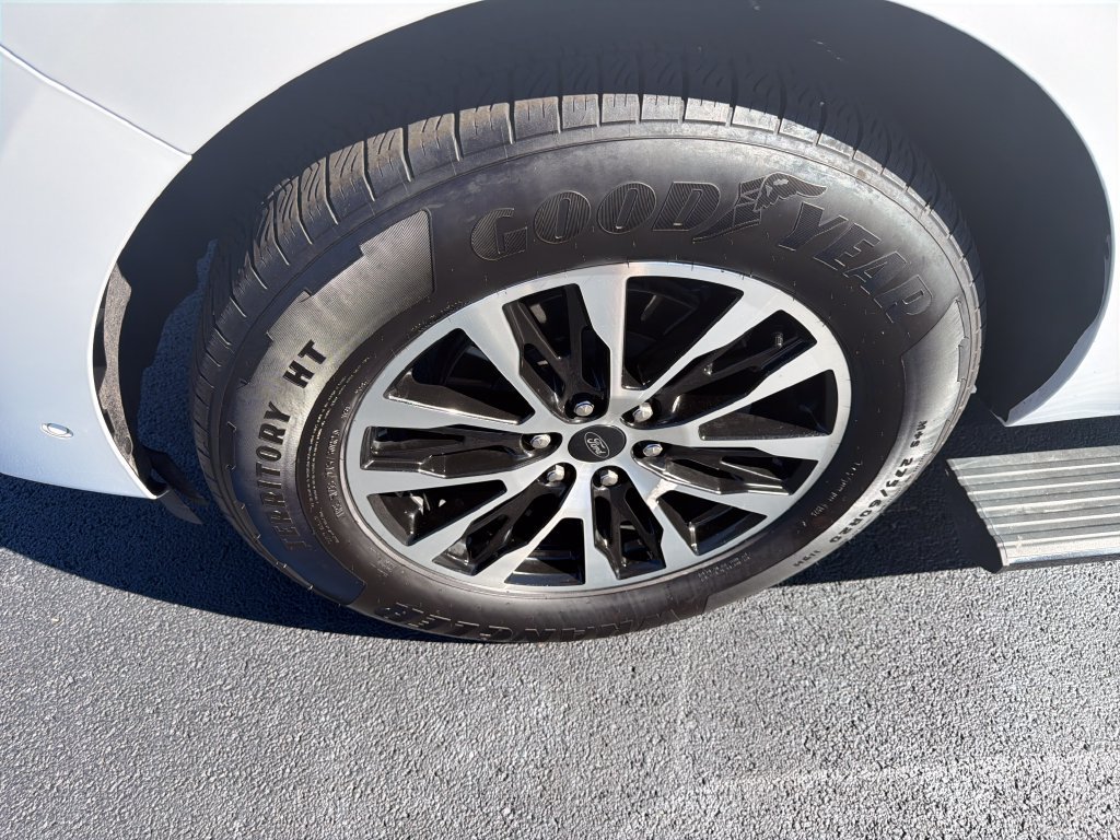 Used 2025 Ford Expedition Platinum AWD/4WD image 11
