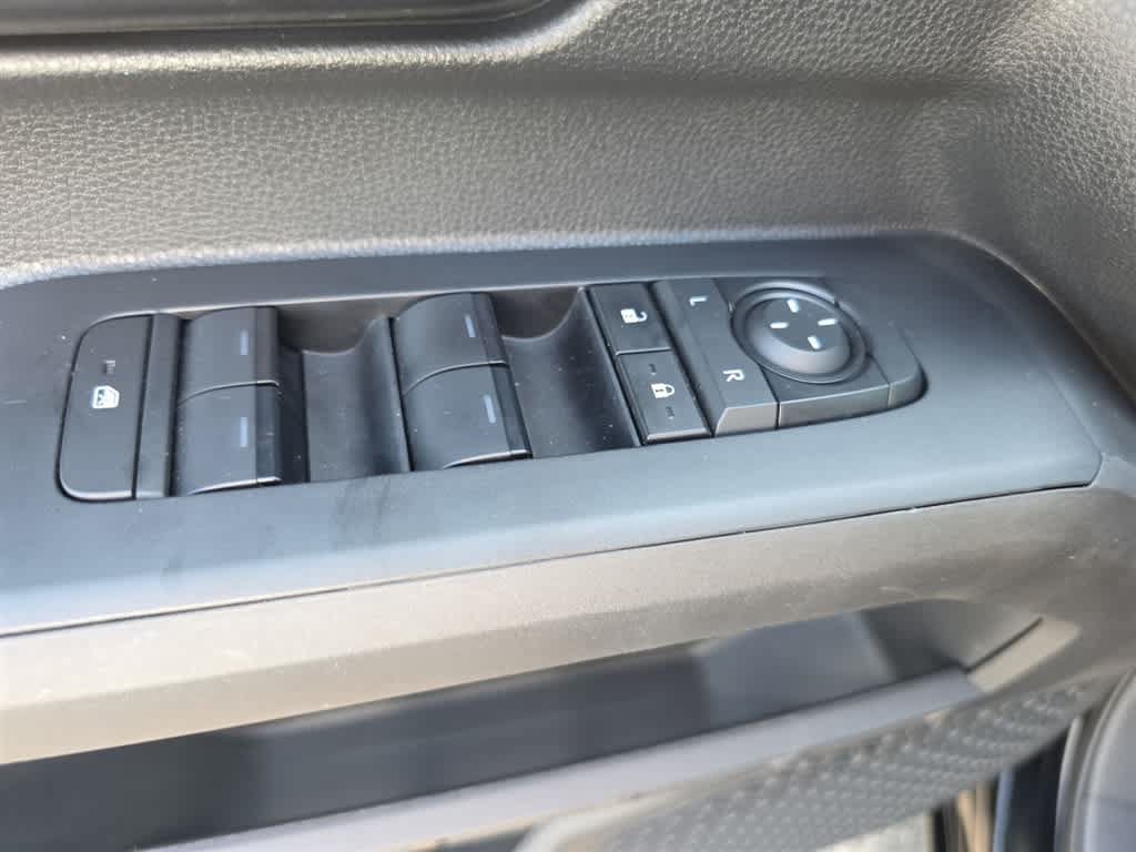 Used 2024 Toyota Tacoma SR5 AWD/4WD image 17