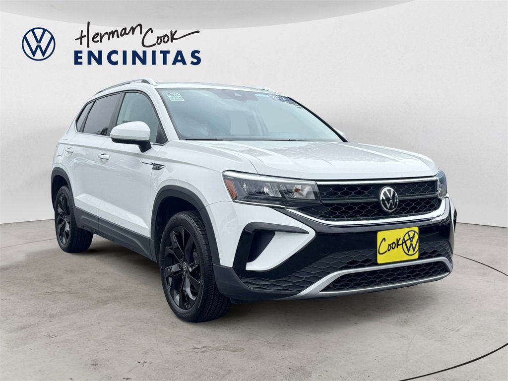 Certified 2022 Volkswagen Taos SE w/ IQ.Drive SE Package image 7