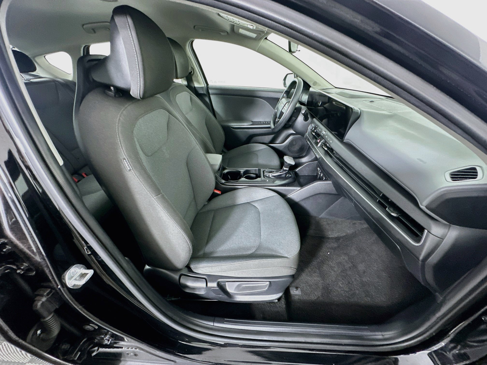 Used 2025 Kia K4 FWD image 31