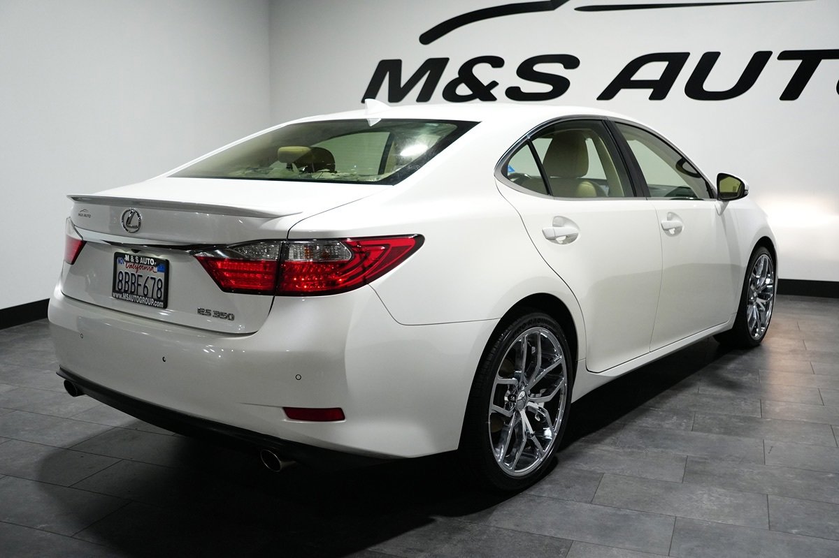 Used 2015 Lexus ES 350 w/ Luxury Package image 10
