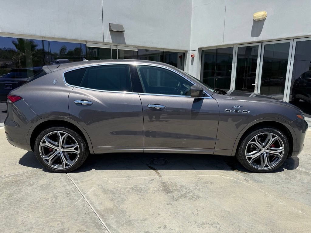 Certified 2023 Maserati Levante GT AWD/4WD image 3