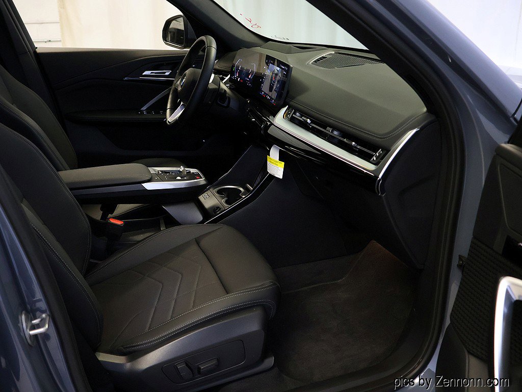 Used 2025 BMW X1 xDrive28i w/ Technology Package image 34