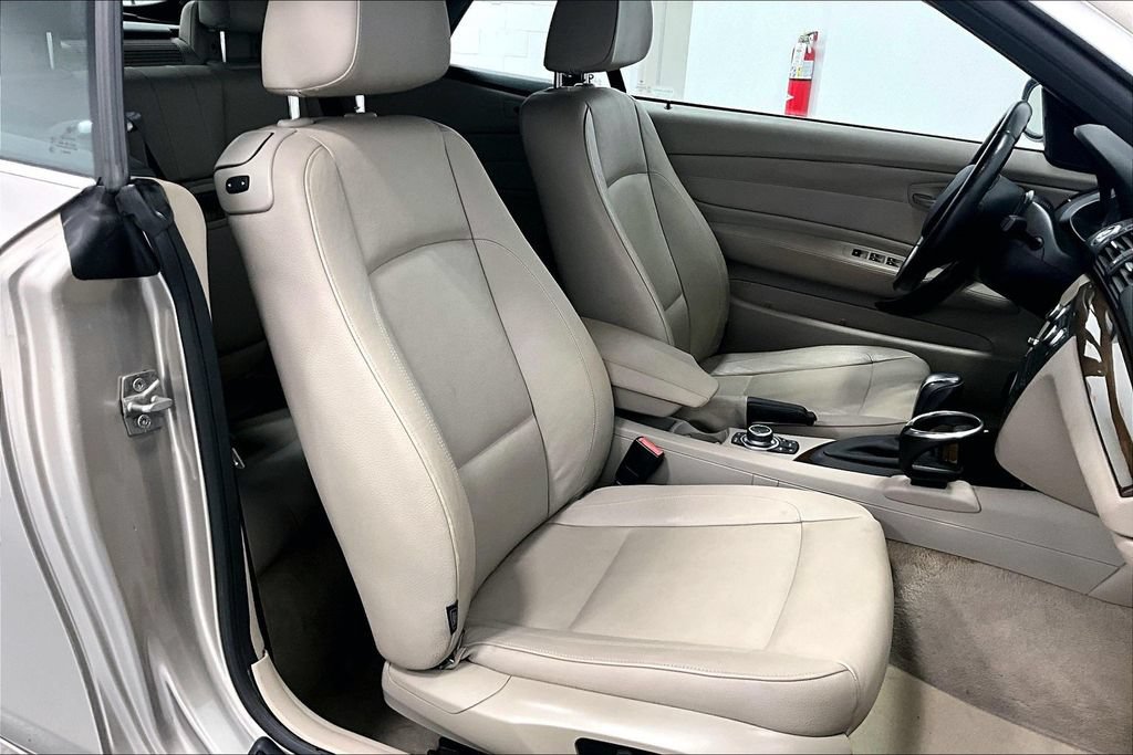Used 2012 BMW 128i Convertible RWD image 7