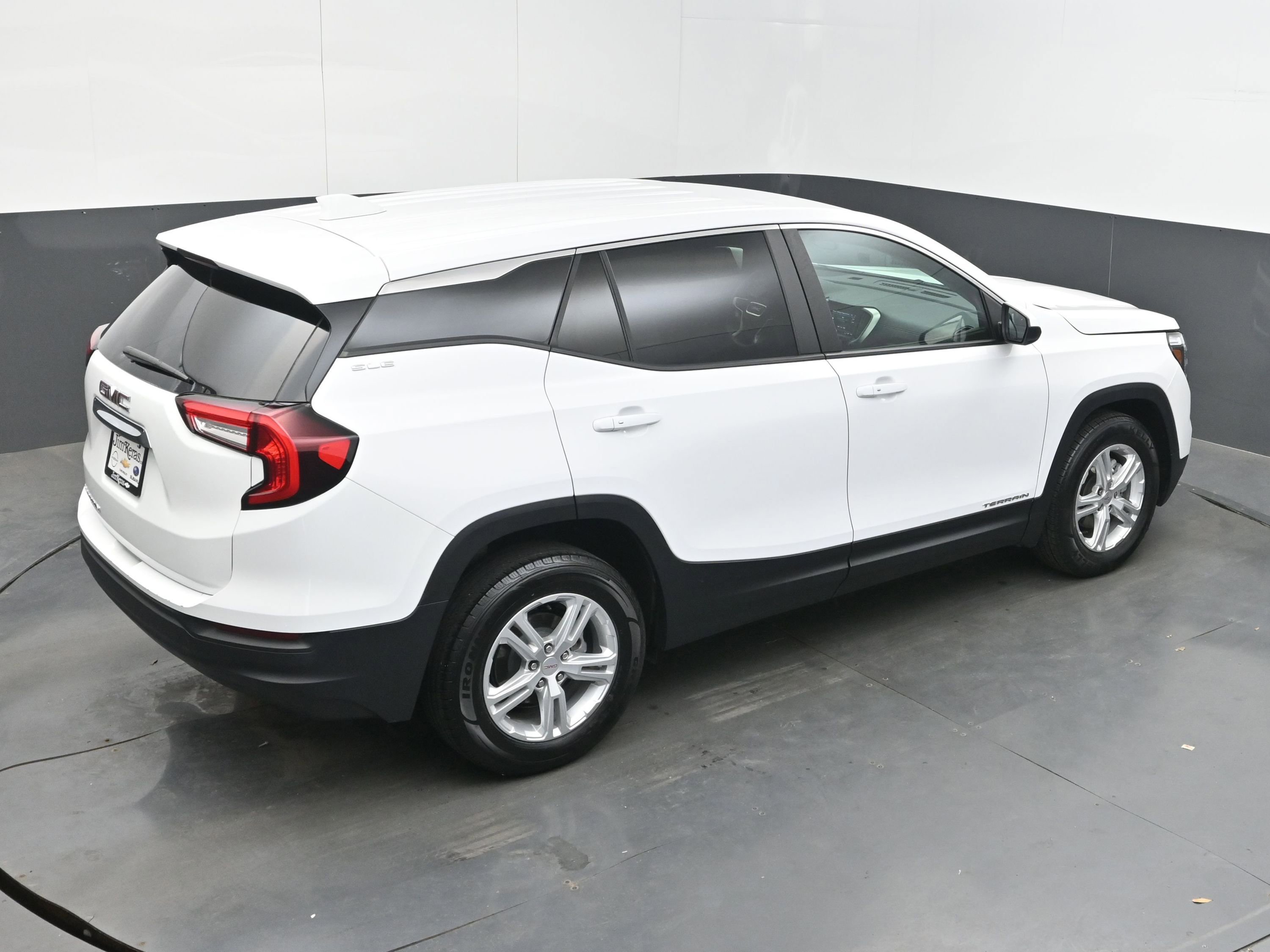 Used 2024 GMC Terrain SLE FWD image 37