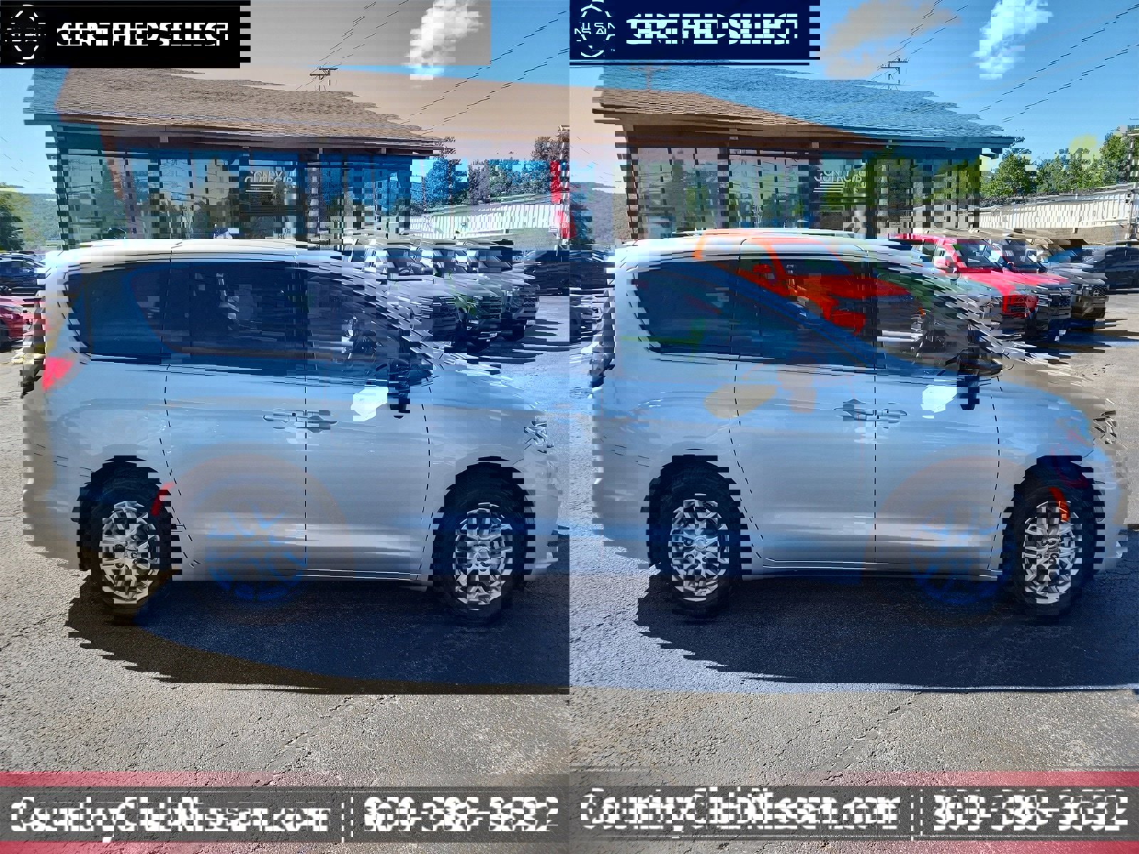 Used 2024 Chrysler Pacifica Touring-L image 9