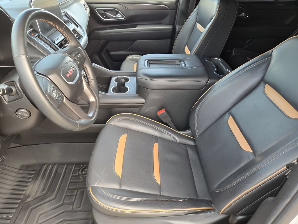 Used 2024 GMC Yukon AT4 w/ Technology Package AWD/4WD image 12