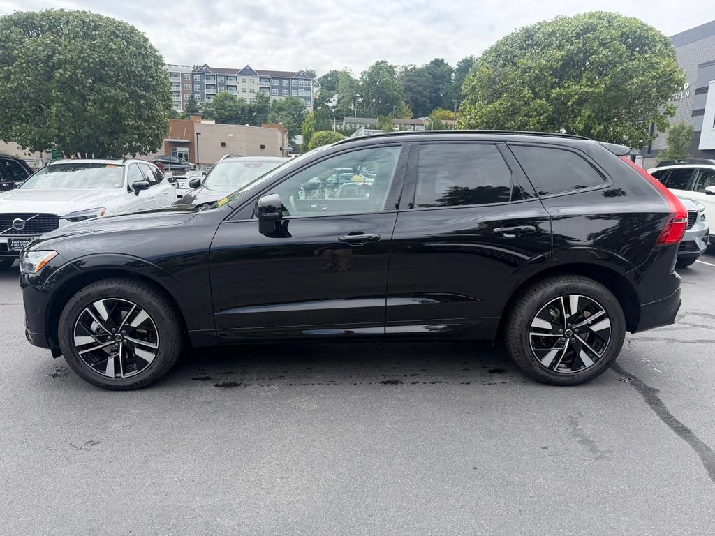 Used 2026 Volvo XC60 B5 Plus w/ Climate Package AWD/4WD image 3