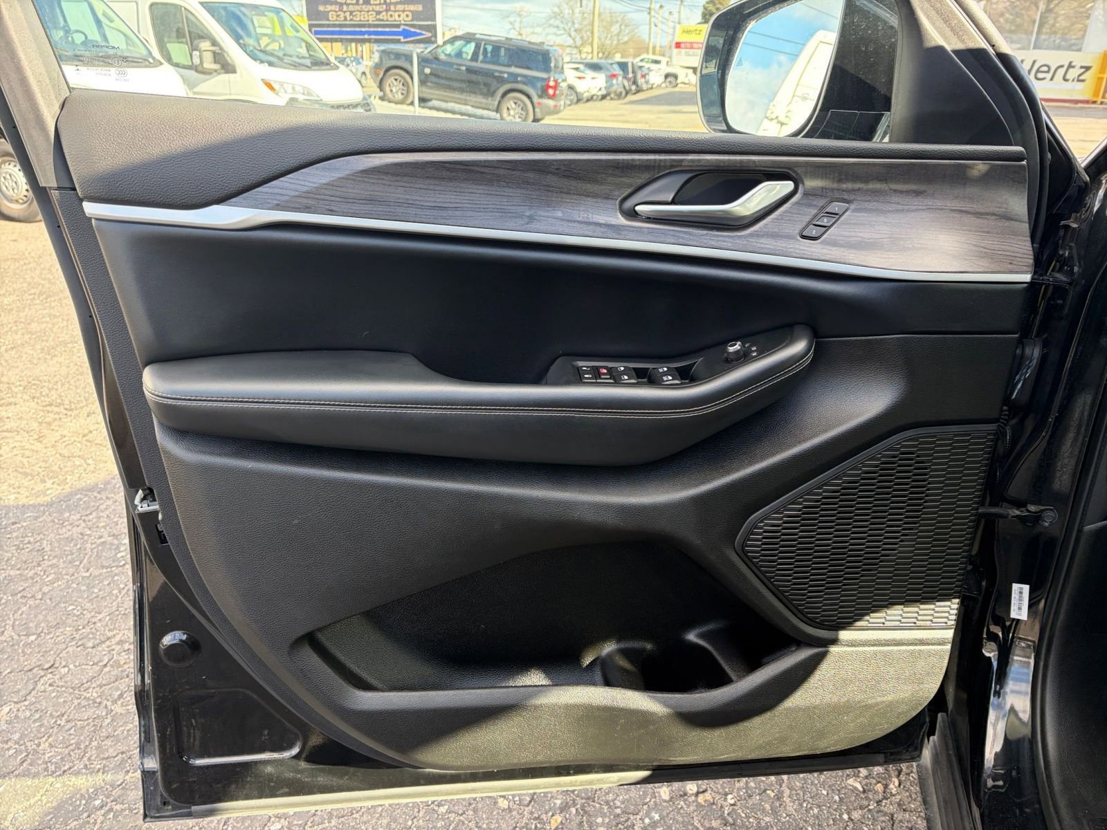 Used 2023 Jeep Grand Cherokee L Limited image 20