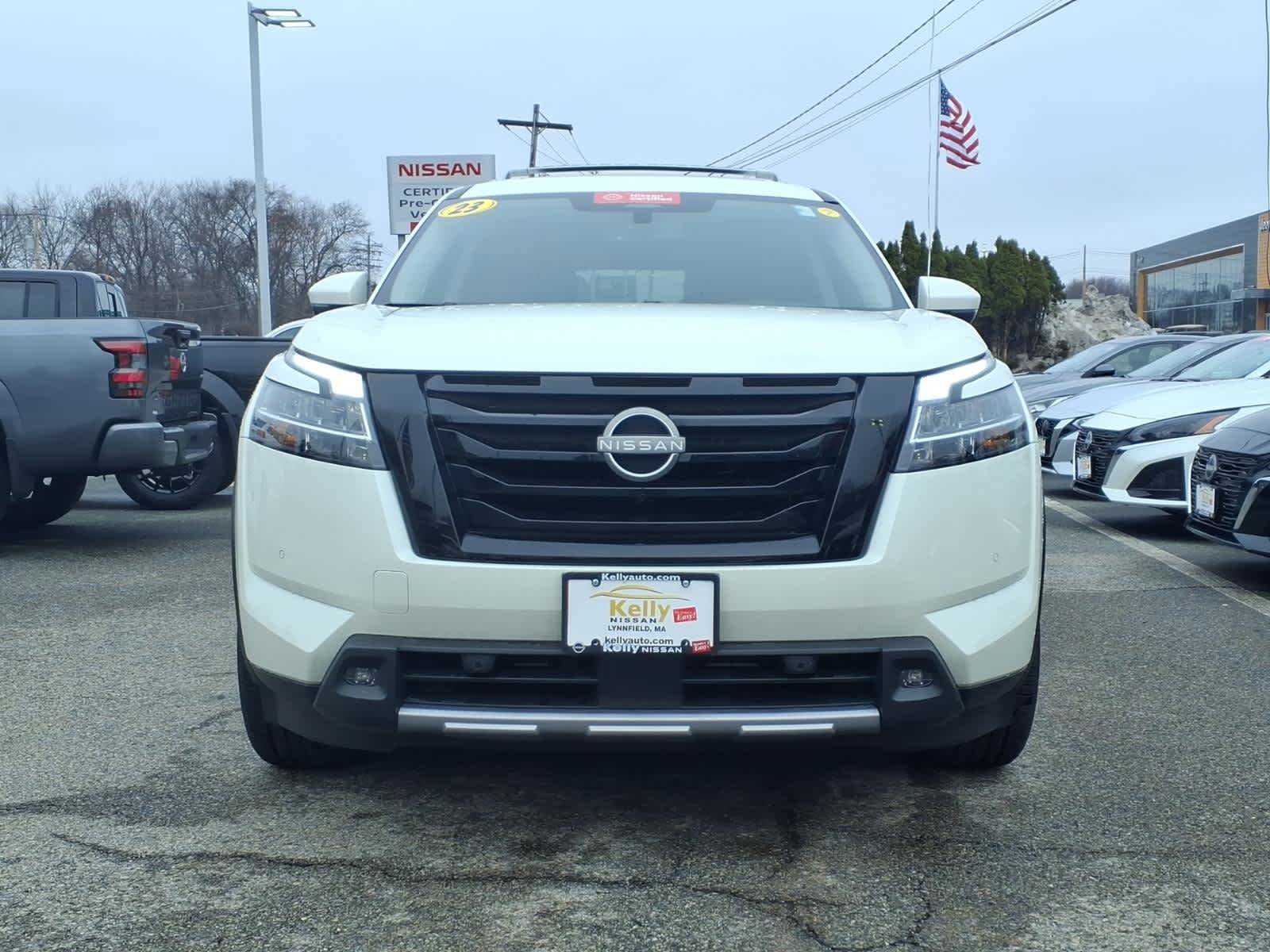 Used 2023 Nissan Pathfinder SL w/ SL Premium Package image 2