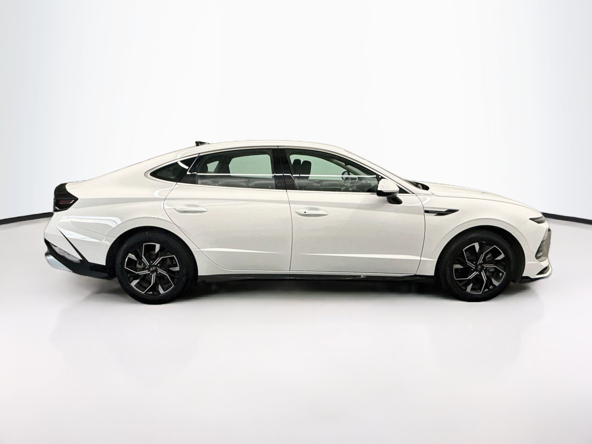 Used 2025 Hyundai Sonata SEL FWD image 10