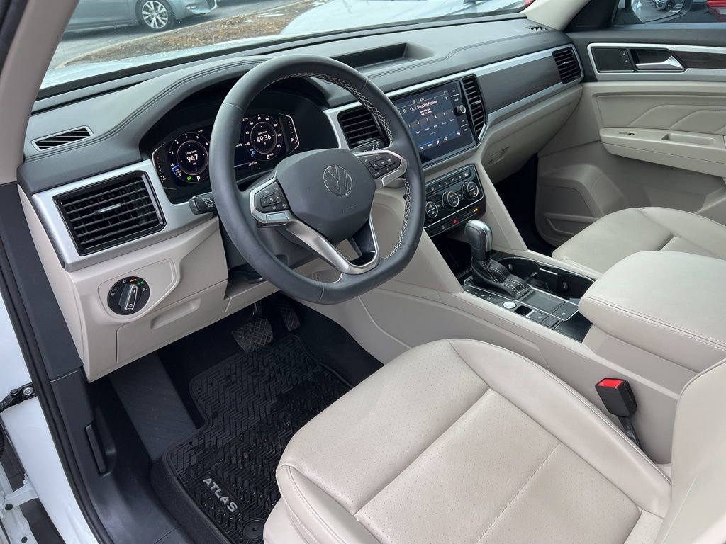 Used 2023 Volkswagen Atlas SE w/ Panoramic Sunroof Package image 15