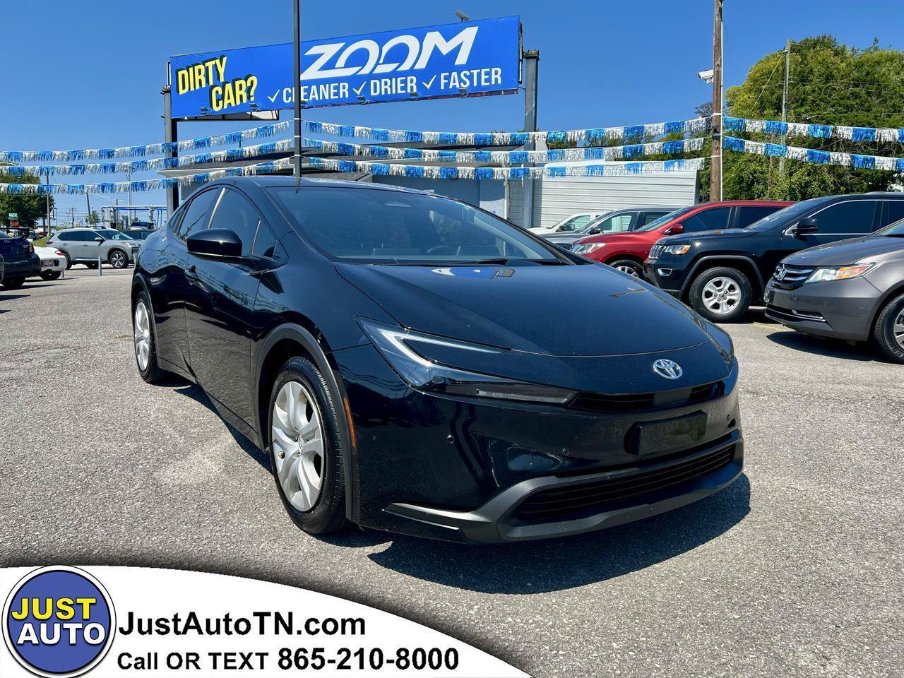 Used 2024 Toyota Prius LE FWD image 1