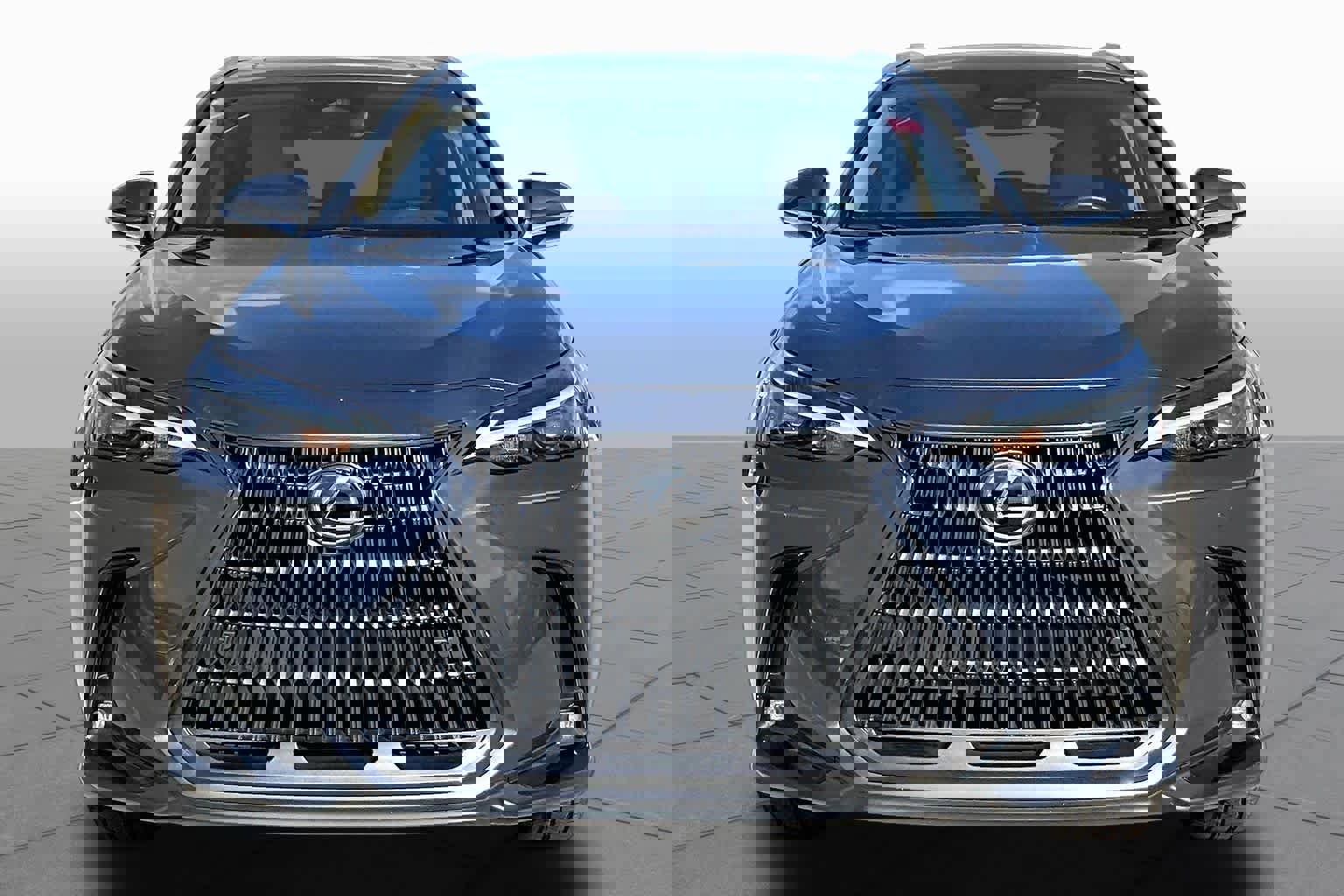 Used 2025 Lexus NX 250 FWD w/ Towing Package (2000 Lbs) image 4