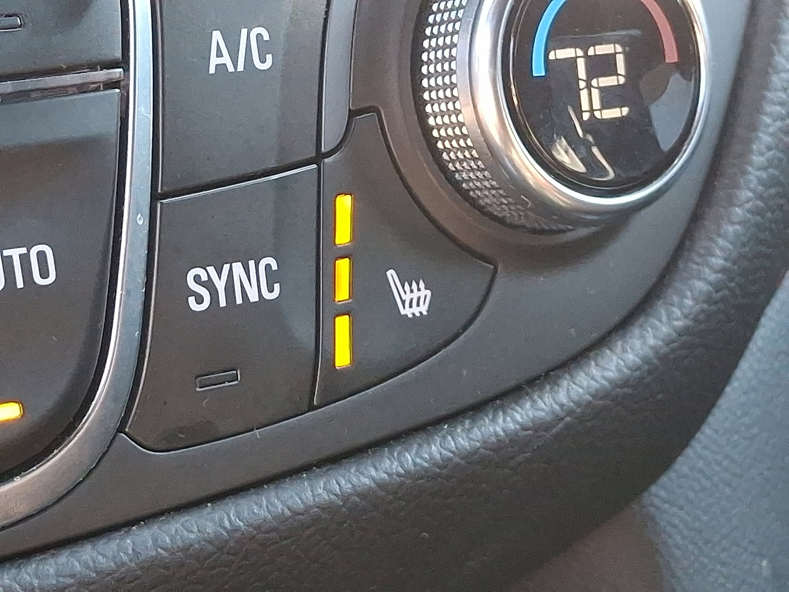 Certified 2022 Chevrolet Equinox RS w/ Infotainment Package image 23