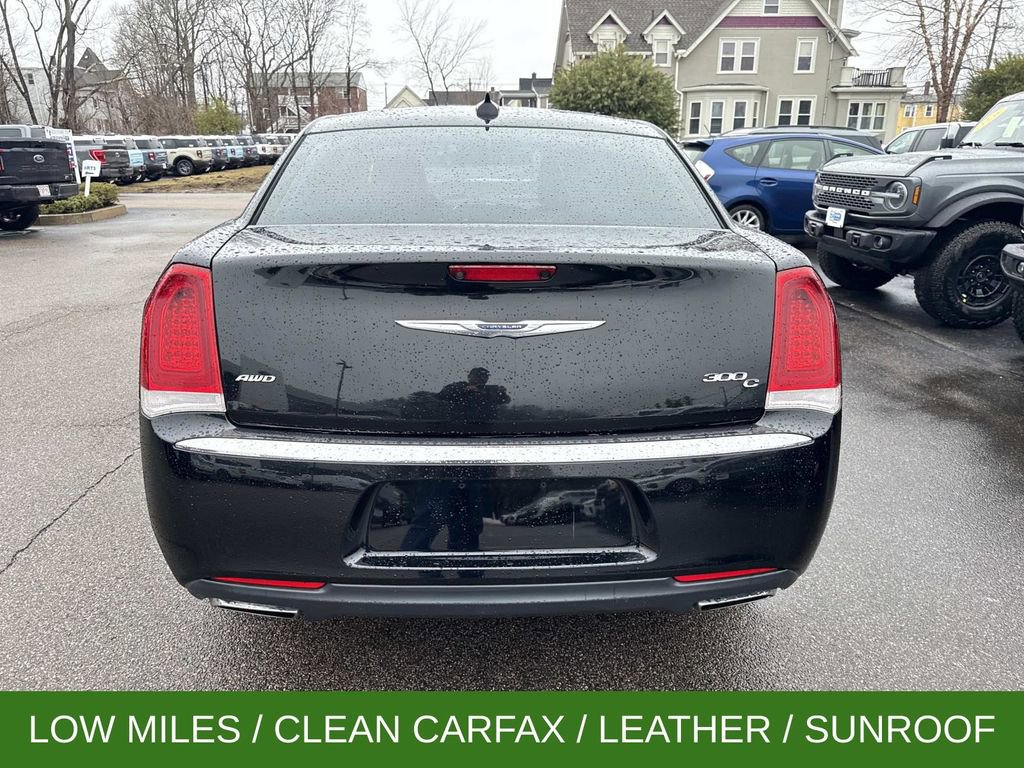 Used 2016 Chrysler 300 C image 4