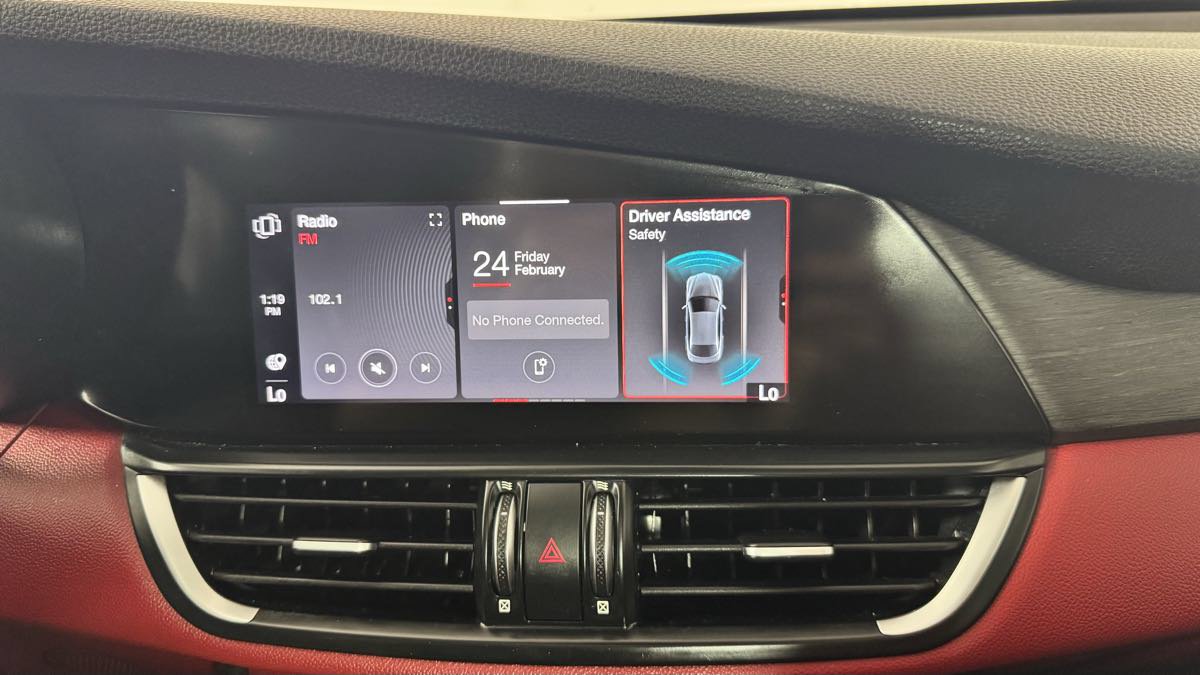 Used 2020 Alfa Romeo Giulia Ti w/ Active Blind Spot Package RWD image 22