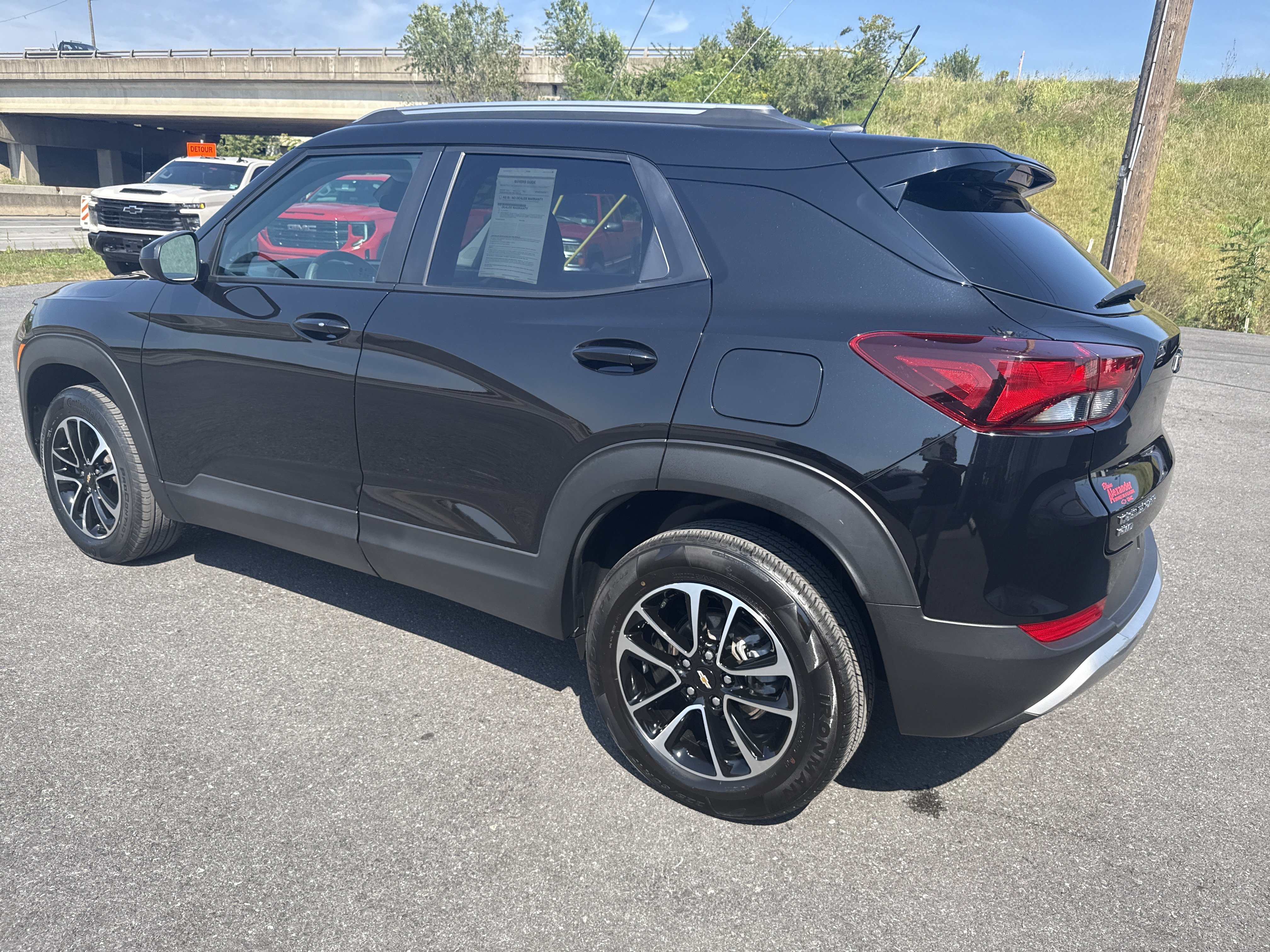 Used 2025 Chevrolet TrailBlazer LT AWD/4WD image 6