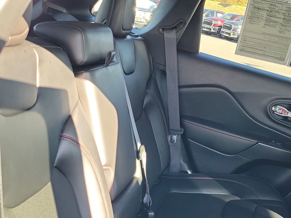 Used 2022 Jeep Cherokee Trailhawk w/ Technology Group B image 30