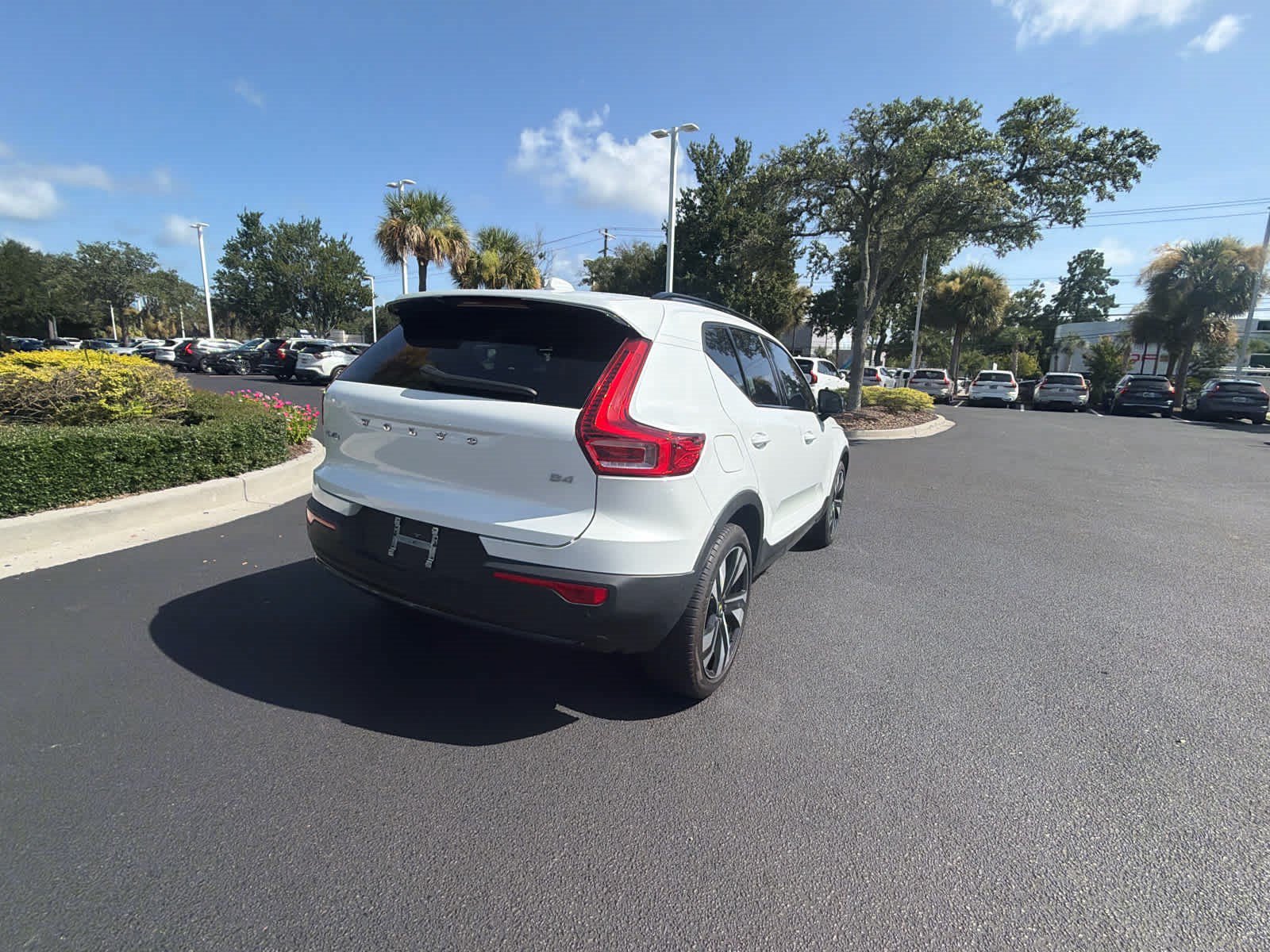 Certified 2023 Volvo XC40 B4 Plus w/ Protection Package Premier FWD image 20