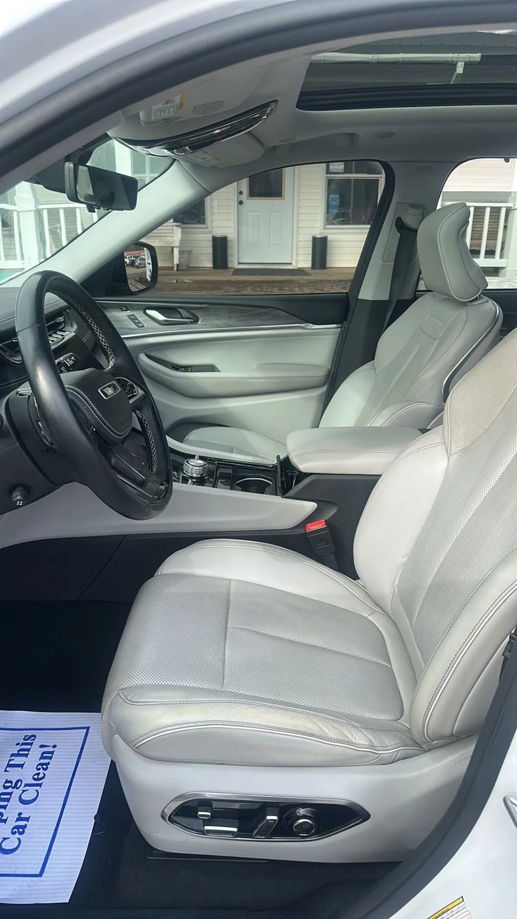 Used 2023 Jeep Grand Cherokee Overland w/ Adv Protech Group III image 11