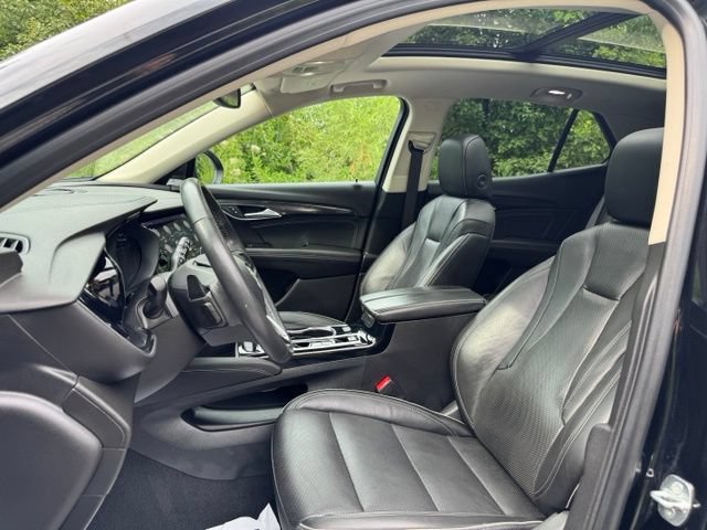 Used 2021 Buick Envision Essence w/ Sport Touring Package FWD image 10